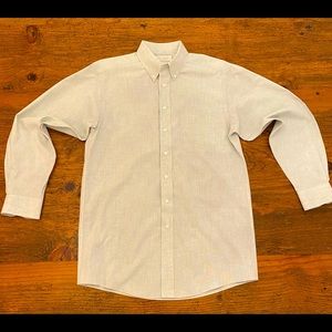 Roundtree & Yorke 15 1/2 neck 34 sleeve length fitted non-iron dress shirt.